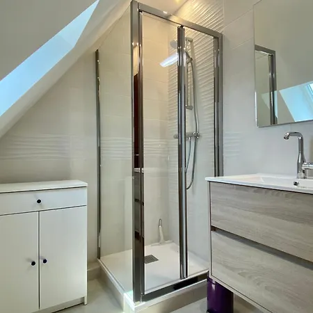 Charmante Maison Renovee A 500m De La Avec Jardin, 2 Chambres, Parking Gratuit - Fr-1-306-911 別荘 *