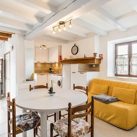 別荘 Charmante Maison Renovee A 500m De La Avec Jardin, 2 Chambres, Parking Gratuit - Fr-1-306-911