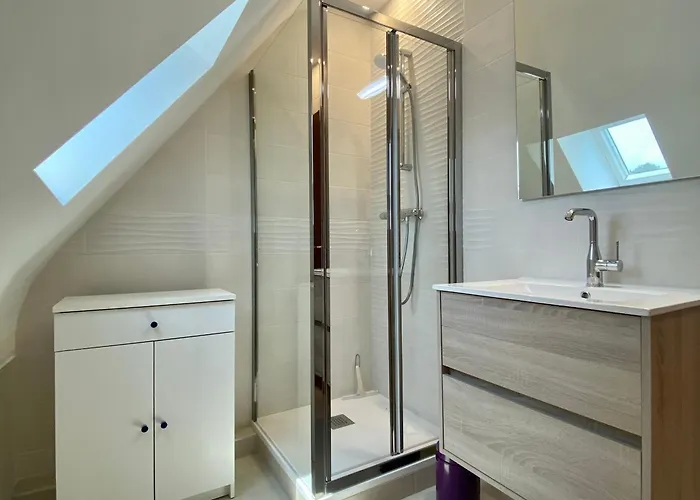 Charmante Maison Rénovée à 500m De La Avec Jardin, 2 Chambres, Parking Gratuit - Fr-1-306-911 Сasa de vacaciones *